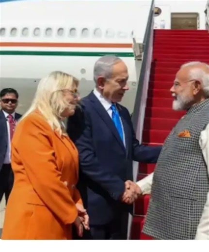 Yogi ji Rojgar layenge or Modi Ji desh ki suraksha ka pakka intejam kar rahe hai,