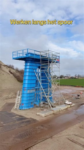 Werken langs het spoor #hoverairx1promax #4kvideo #prorail #cargotrain #high