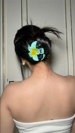 Easy Flower Clip Hairstyle for Long Hair 🌺