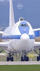 DOOMSDAY PLANE, the United States National Airborne Operations Command, the Boeing E-4B 🇺🇸 Can you guess the purpose of this aircraft? • • • #military #aviation #usaf #e4 #usa #boeinge4b #E4B #naoc #unitedstatesofamerica #Germany #Stuttgart #EDDS #STR | Maximilian Strietz