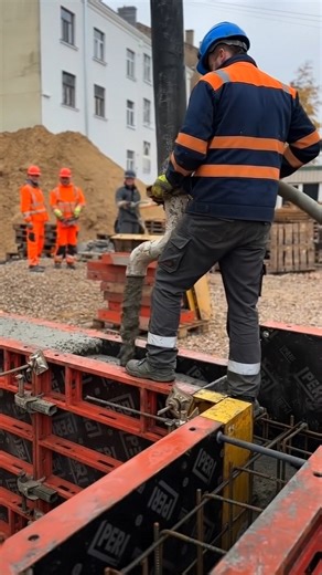 pumping concrete like a pro 👌🔥 | Civil Engineering USA