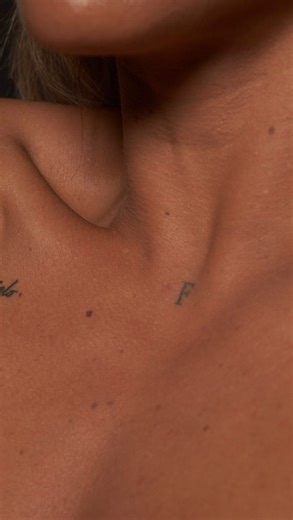 Christy Repetto on Instagram: "Hoy más que nunca necesitamos leer las analíticas con alma, no solo con rangos. Una analítica sanguínea no es una lista de valores “bien” o “mal”. Es un mapa del estado interno de una persona concreta, en un momento concreto de su vida, con su historia, su estrés, su descanso, su alimentación, su entrenamiento, su carga emocional y su contexto vital. Leerla sin conocer a la persona es como intentar entender una novela leyendo solo frases sueltas. El gran problema a