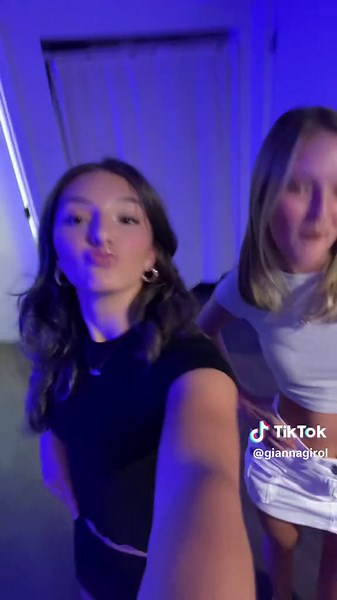 Im obsessed with this sound @Lexi anyways DJ debut skirt dangerously short 🕺🏼🪩🤟🩷‼️🤯😘