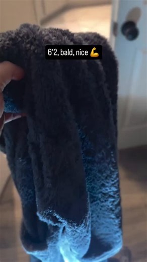 MuscleHustler | Those robes sure have some special features! 🤣🤣 #hunk #muscle #fblifestyle | Instagram