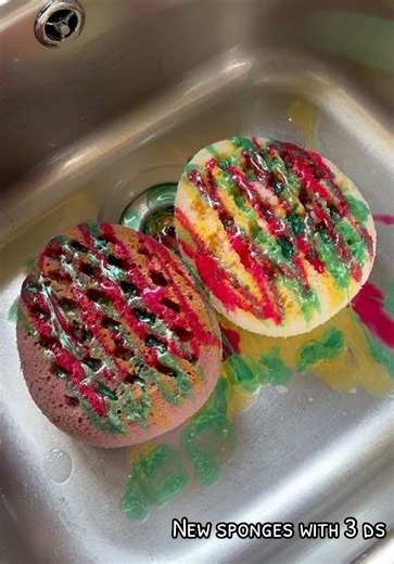 Creative Sponge Art with Christmas Colors