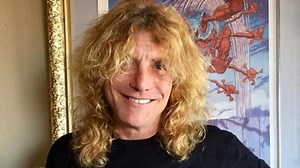Ex-GUNS N' ROSES Drummer STEVEN ADLER Apologizes For 'Media Confusion,' Says He Is 'Alive And Well'