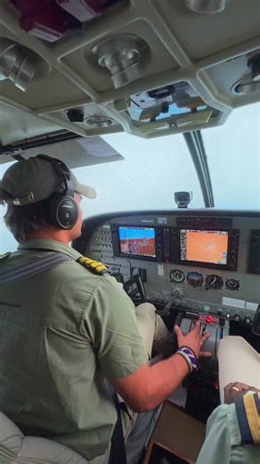 Tropic Air Pilot Training for Flapless Landings