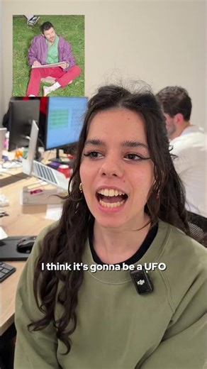 What could Harry Styles be drawing 🎨🖌️ #harrystyles