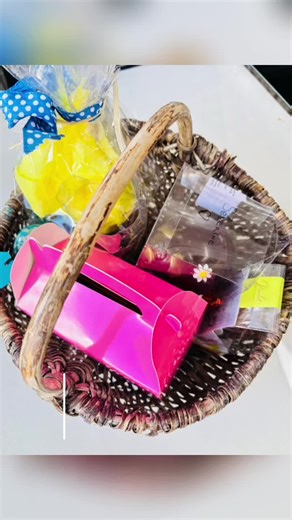 Et si les Orishas t’appelaient ? Découvre leur énergie dans un atelier unique ou un coffret à offrir… ou à t’offrir. #orishas #guidance #joie