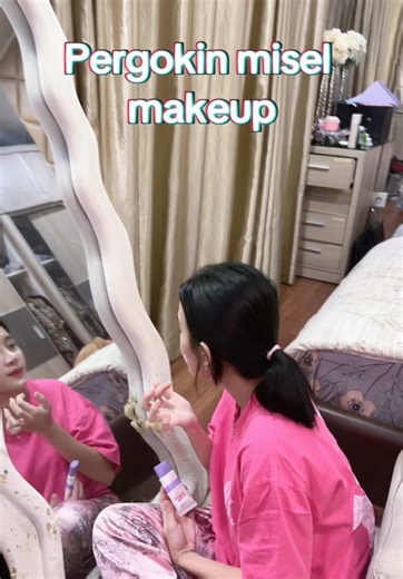 Momen Seru Sunset dengan Makeup Sederhana