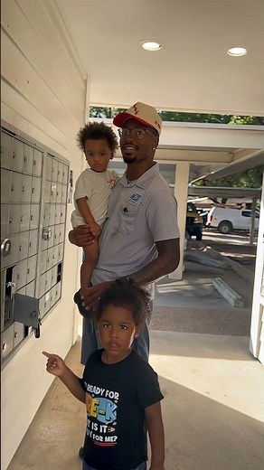 Can’t even just check my mail without being bothered.. #mailman #mailmate