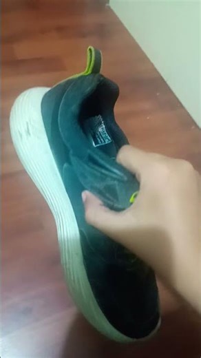 cuando estés triste agarra un zapato