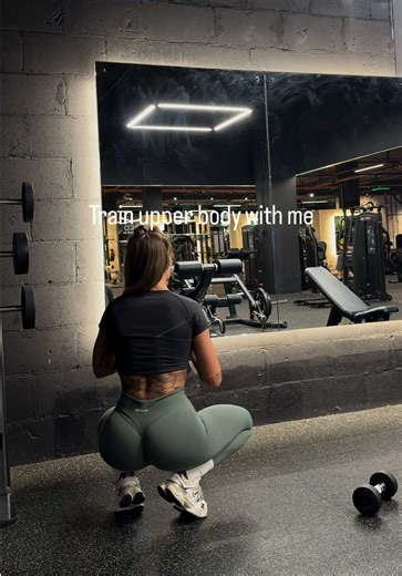 Upper Body Workout Tips for Gym Girls