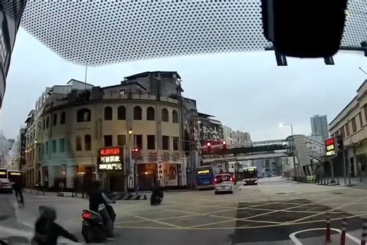 黃燈，衝定停？#macau #🇲🇴 #澳門 | 澳門Secret