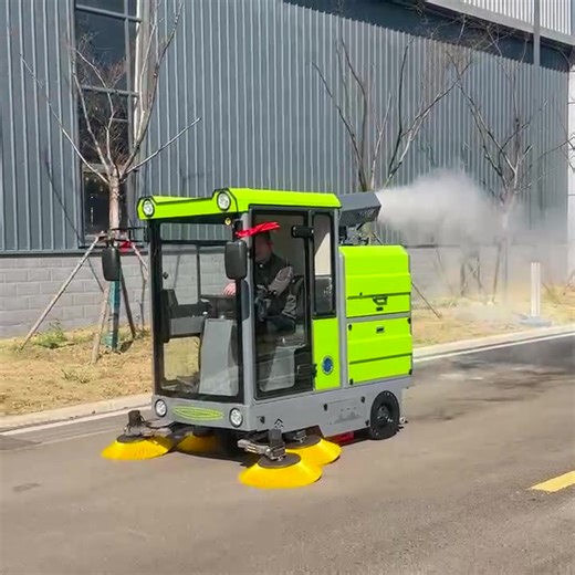 #cleaningmachine #sweeper #scrubber #streetmachine #roadcleaning The cleaning machine makes the world more beautiful…