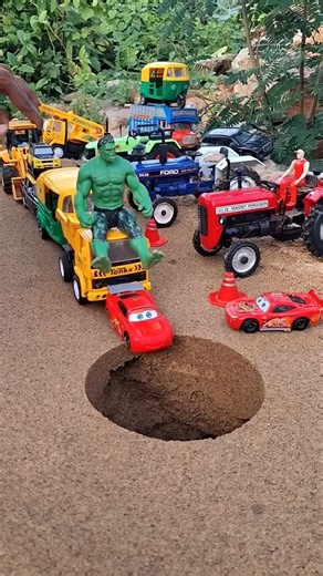 REED And Ford Tractor Line Near Hulk sitting in Tipper Truck down to pit #jcbbaba​​ #tractorjcb​​