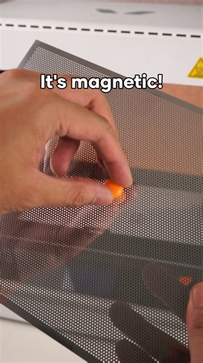 Keep your forms locked in place! 🧲 Take advantage of the Vaquform DT2’s magnetic metal plate mesh. No more last-minute shifting or misaligned pulls. Just add magnets to your forming tools to keep them secure, stable, and perfectly positioned every time. 💪 This small trick saves time, improves consistency, and helps you get clean, professional-grade vacuum forming results whether you’re making packaging, molds, or prototypes. 🛒 Discover more ways to make smarter with www.vaquform.com we ship w