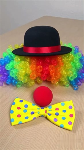 Every Balloon Hides Part of a Clown…v #funny #funnyclown #halloween