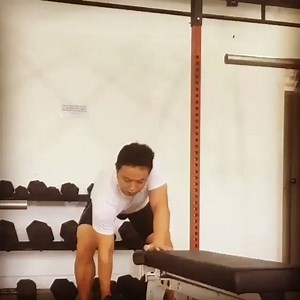 Dynamic dumbbell lat rows. A favorite accessory exercise amongst the Chinese weightlifting team. Using controlled speed, this allows both the larger and smaller muscles to become involved in the training along with adding an element of actively increasing range of movement. 4-5 sets of 12-15 reps ought to do the trick. As Coach Wu (@wuchuanfu) likes to state, "The power is in the movement." . Seats are filling FAST for the Chinese weightlifting camp in May! Don't miss out on this opportunity to 