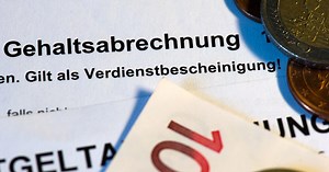 Lohnabrechnung im Juli 2023: Warum fast jeder weniger Gehalt bekommt
