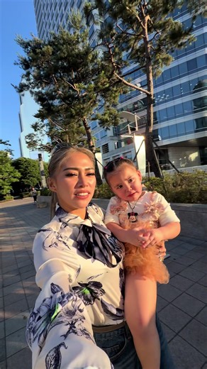 Ang batang hindi na papagod parang mommy haha gusto na mag nami island ni kenny #seoul #korea #mommycris