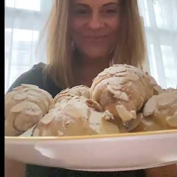 Banánové rohlíky Laďky Něrgešové - Recept | Pečení nás baví