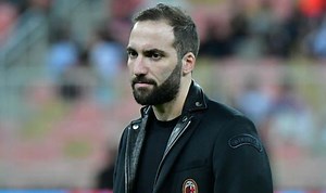 Chelsea: Sarri says he doesn’t know when Higuain will sign