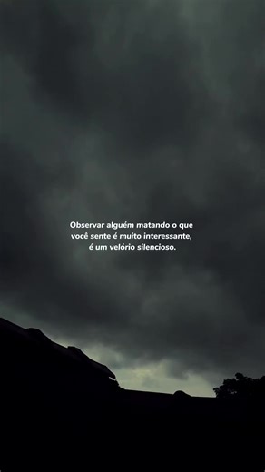 Velório silêncioso.... . . . . . . . . . . #sadstory #relación #sozinho