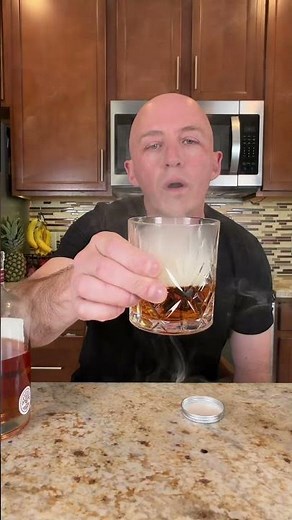 This electric whiskey smoker kit is a great way to make a smoked whiskey #electricwhiskeysmoker