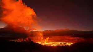 These Photos Show Spectacular Moments of Hawaii's Kilauea Volcano Erupting
