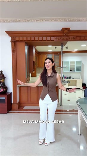 Pondok Indah House, great location, great structure. Land area: 883m2. Defie ☎️ 0813-1212-2408
