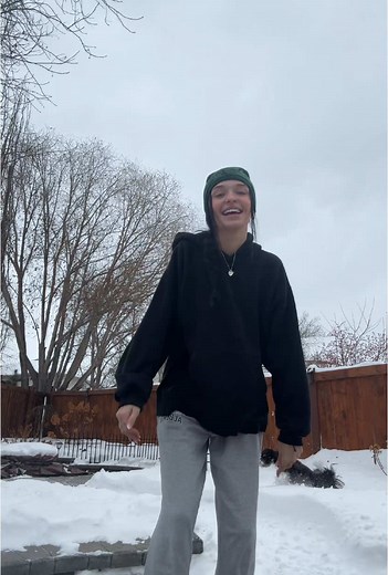 Chris Brown Dance Moves: Left Right Choreography Guide