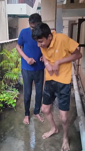 😎😁Innikku nano enga appavum mazhaila samaiya aatam… ingredients-ku Blinkit dhaan rescue! #reels #tamilreels #blinkit #minivlog #dadandson | Sai Saran