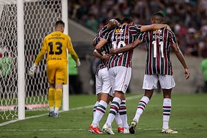 Fluminense e Botafogo vencem e avançam de fase na Libertadores