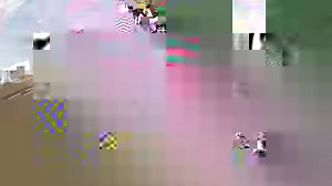 19K views · 221 reactions | Video Choc : Un camion circulent dans l’autre sens, éclate un pneumatique avant et perd le contrôle, il éjecte la voiture qui le doublait par dessus le muret en béton sur les voies opposées!!! Accident impressionnent avec au final uniquement des blessés mais les conséquences auraient pu être dramatique! | Les dépanneuses / Tow Trucks | Facebook