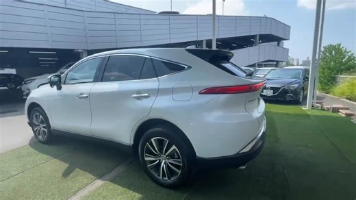 💵 RM 70,600 Toyota Harrier 2.0 G 2020 ✅30,000 km ✅两轮驱动 ✅电动座椅 ✅电动尾门 ✅LED头灯 ✅后视摄像头 ✅汽车导航系统 ✅外观：3 ✨ ✅内饰：4 ✨ ✅发动机：正常 ✅维修历史：无 每天坚持发图片，说明了三个问题：服务有保障，公司有实力，个人很专业，当您需要的时候，我刚好在。❤️ | 樱花进口车“Sakura Premium Auto”