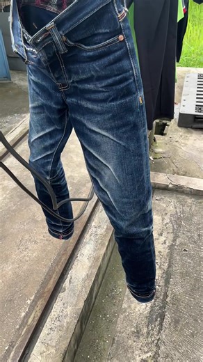 masih fokus ngebreak satu denim dan break boots. klo ada rezeki kita takis denim baru ngab goriworks si👖🥰🥰🙏🏽 #rawdenimindonesia #denimfades #fypシ゚viral #denimyourway #manadenimlo