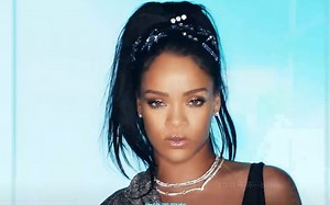 维密史上最经典的一刻，蕾哈娜激情献唱《Diamonds》太好听了！