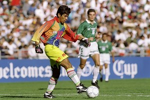 From Campos To Rimando, Who Are The Best Short Goalkeepers Of All Time?