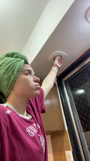 How to Adjust Kitchen Ceiling Lights Effectively