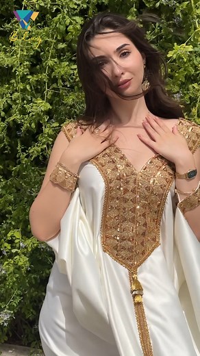 ✨ Caftan Velora en blanc et doré ✨ Avec une touche marocaine raffinée, il incarne l’élégance et la majesté. | Bluz Tunisie