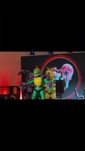 Montgomery Gator sings Step on Up by the Living Tombstone LIVE fnaf