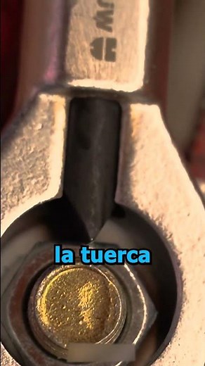 Cómo romper una tuerca atascada sin dañar el tornillo