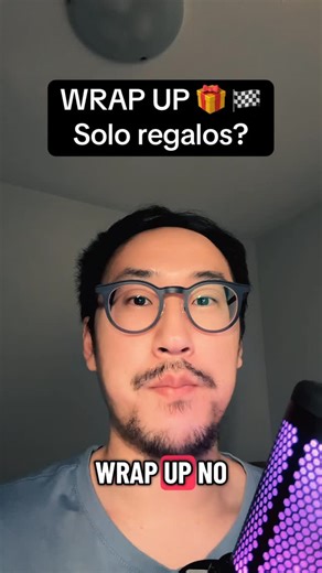 Economically English (español) on Instagram: "Sabes qué significa “Wrap up” en el trabajo? 🏁 Este phrasal verb es esencial para sonar más natural en entornos profesionales. 🎁 Literal: Envolver un objeto, como un regalo, o cubrirse con ropa para protegerse del frío. 🏁 Figurativo (Negocios): Terminar, concluir o cerrar formalmente una tarea, una reunión o un proyecto. • “Let’s wrap up the meeting now.” (Vamos a terminar la reunión ahora). Es la alternativa profesional a usar simplemente “finish