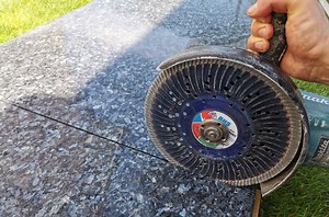 Granitplatte schneiden: Granit selbst schneiden / Flex (Anleitung)