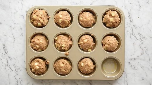 Magic Stay-Fresh Apple Muffins