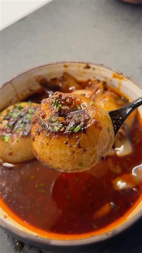 Arash Hashemi on Instagram: "VIRAL ONION BOIL If you have never roasted whole onions before, get ready. I ignored this viral TikTok recipe trend for a while thinking it was just for the mukbangers. Then I tried it, and this is the best way I’ve ever made onions. These taste nothing like how onions should. They turn into a tender, buttery, slightly sweet side that works with chicken, fish, or shrimp. It feels fancy but takes almost no effort. Perfect for the holidays and perfect if you’re trying 