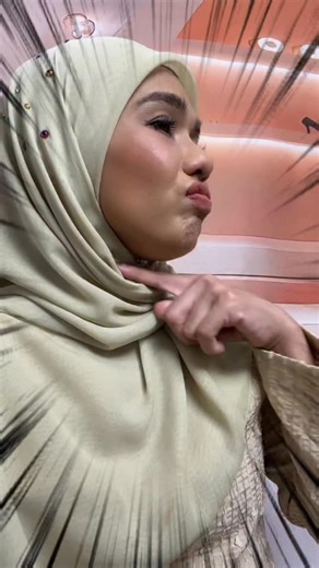 CHENTANANA on Instagram: "Dah mula nampak "smile lines" bila mekap? 🥲 Perasan tak, makin kita stres atau tak cukup tidur, makin jelas garis-garis halus kat muka ni. Nak pergi buat treatment mahal, masa pula tak ada. So I jumpa alternatif yang jauh lebih jimat & berkesan. Guna je Patchify Anti-Wrinkle Multi-Patch. I paling suka sebab dia ada macam-macam saiz—boleh tampal kat mana-mana area yang kita risau. Tampal, tidur, dan biar dia buat "magic". Tak perlu jarum, tak perlu sakit. Kulit rasa leb