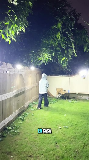 Luces solares exteriores Tuffenough: brillantes, con sensor y fáciles de instalar