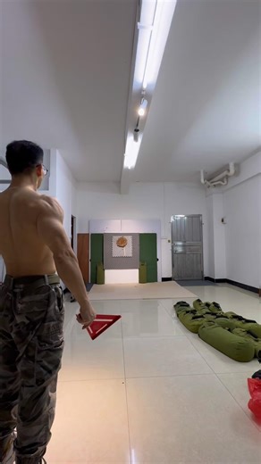 Try throwing different objects. #knifethrowing#axe #skills #unbelivable#throwingknifes